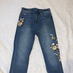 A&F Embroidered High-Waist Jegging